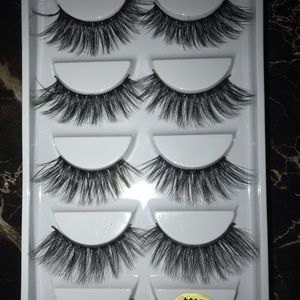 ‼️FIVE PAIRS OF THICK LASHES‼️